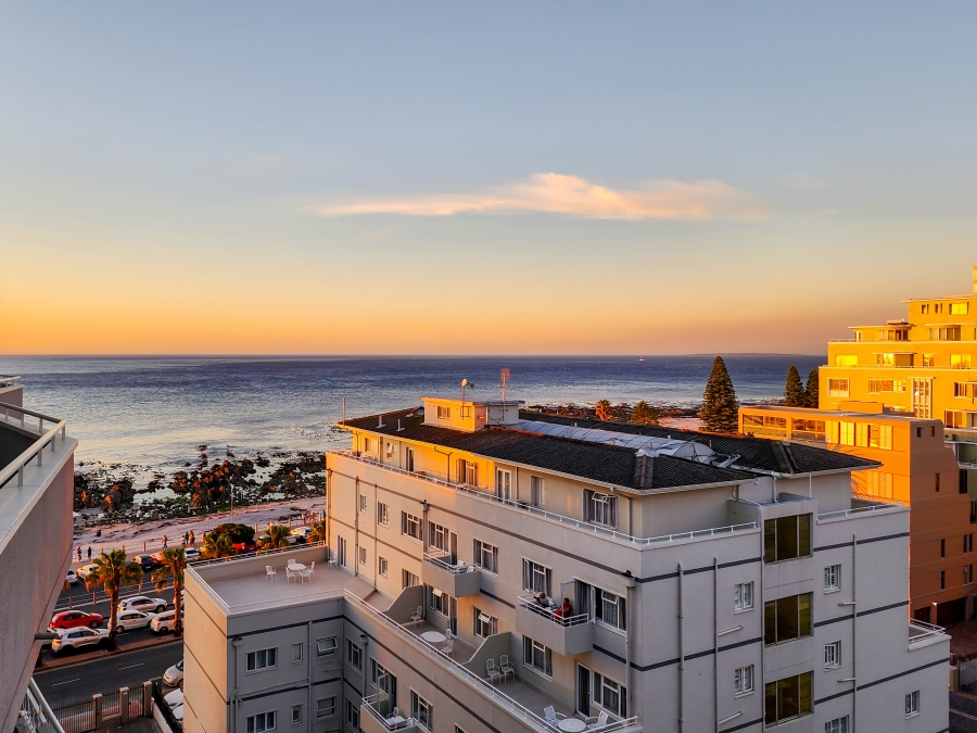1 Bedroom Property for Sale in Sea Point Western Cape